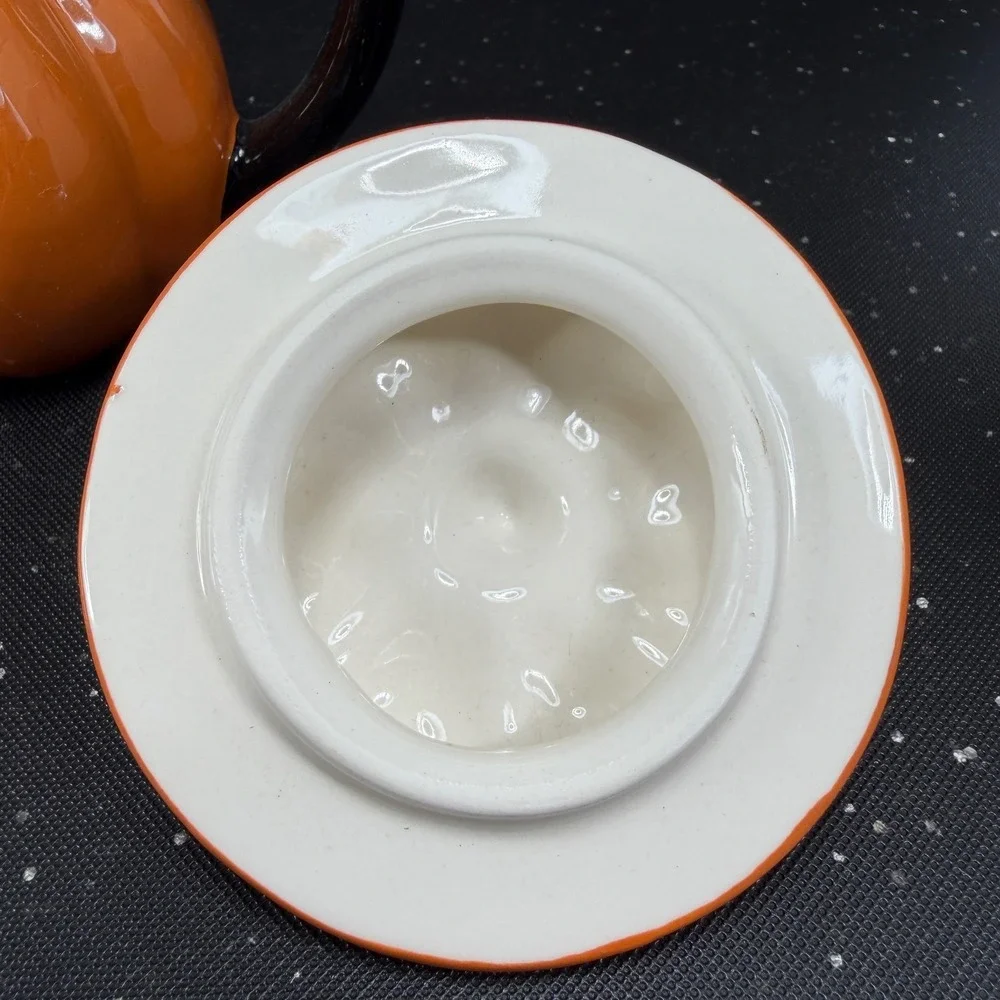 Pottery Barn Peek A Boo Cat Lidded Mug Halloween Pumpkin Black Cat Ceramic Cup